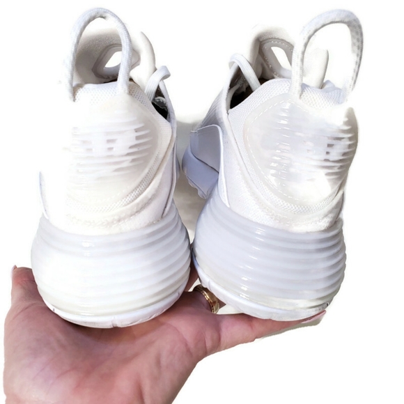 Nike Air Max 2090 Men's Sneaker Size 7/ Women's 9 Athletic - Picture 7 of 10